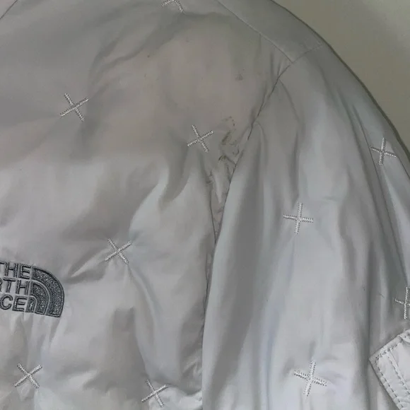 The North Face White Puffer Jacket 550 series - Picture 11 of 15